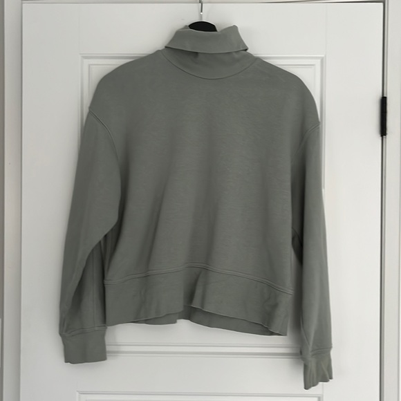 ZARA Turtleneck - Picture 1 of 2